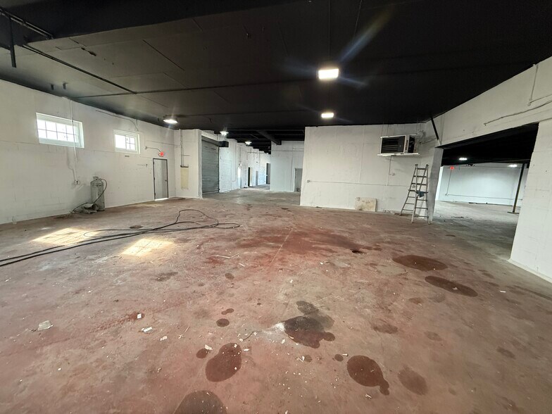 More Photos Of 1207 W Bridge St, Spring City Warehouse For Sale