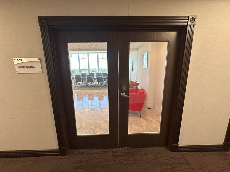 More Photos Of 2455 E Sunrise Blvd, Fort Lauderdale Loft Creative Space For Sale