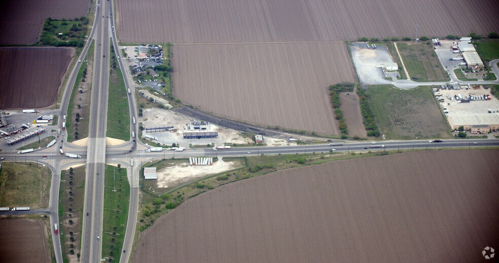 More Photos Of 10500 S Cage Blvd, Pharr Service Station For Sale