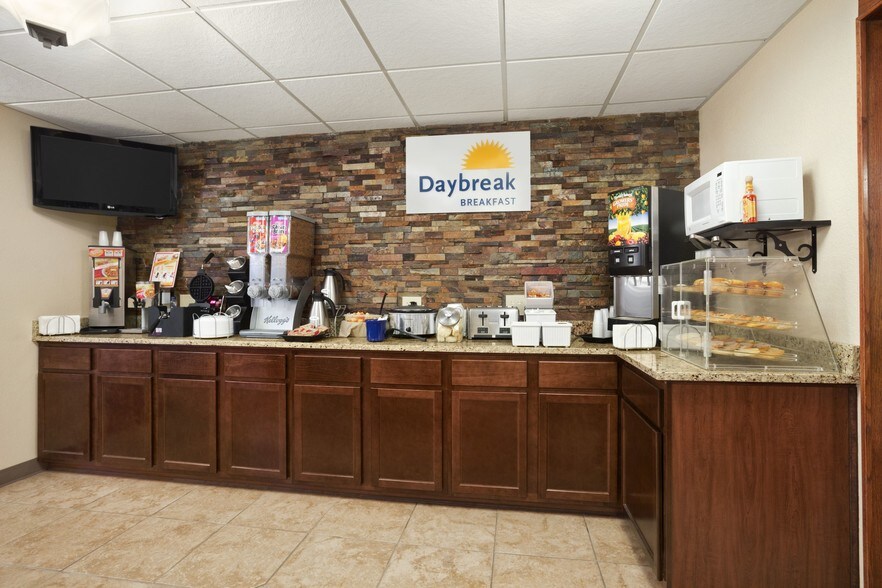 More Photos Of 701 W US Highway 50, Gunnison Hotel For Sale