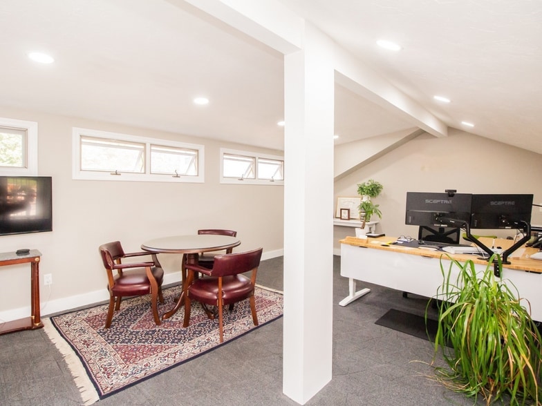 More Photos Of 4 Boyden Rd, Holden Office For Lease