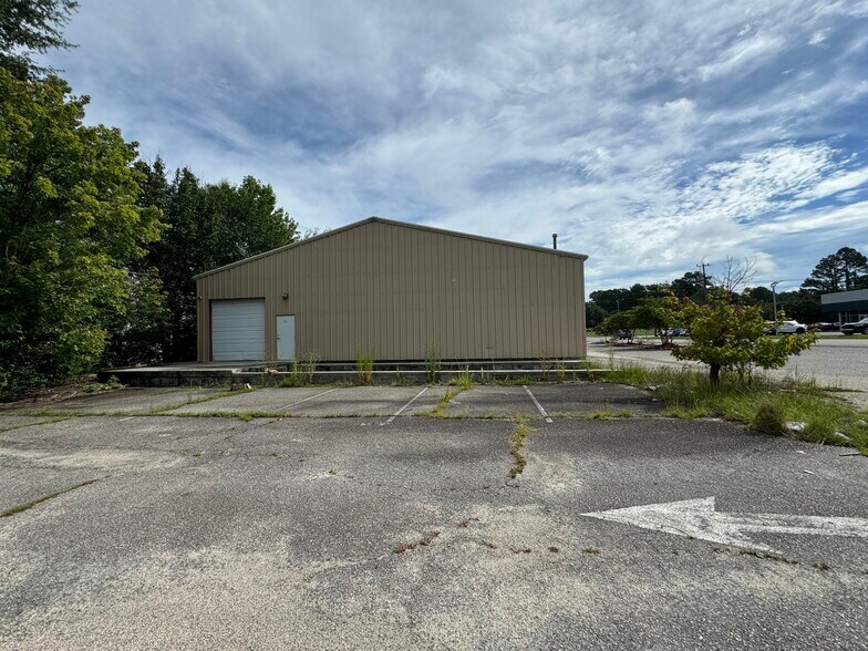 More Photos Of 1708 E Broad Ave, Rockingham Freestanding For Lease