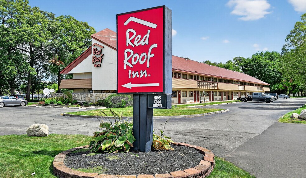 More Photos Of 2902 Cassopolis St, Elkhart Hotel For Sale