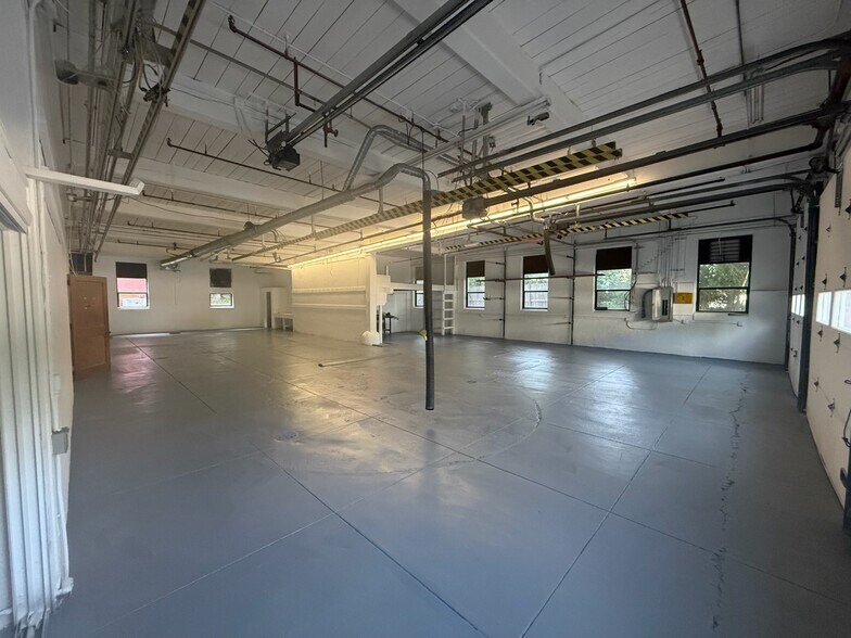 More Photos Of 15 Water St, Leicester Manufacturing For Lease