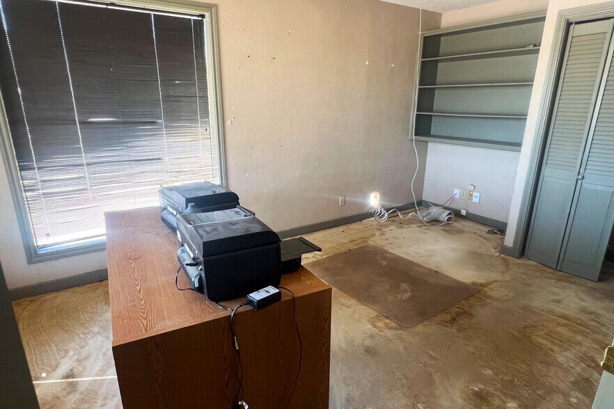 More Photos Of 231 Central Fwy E, Wichita Falls Land For Sale