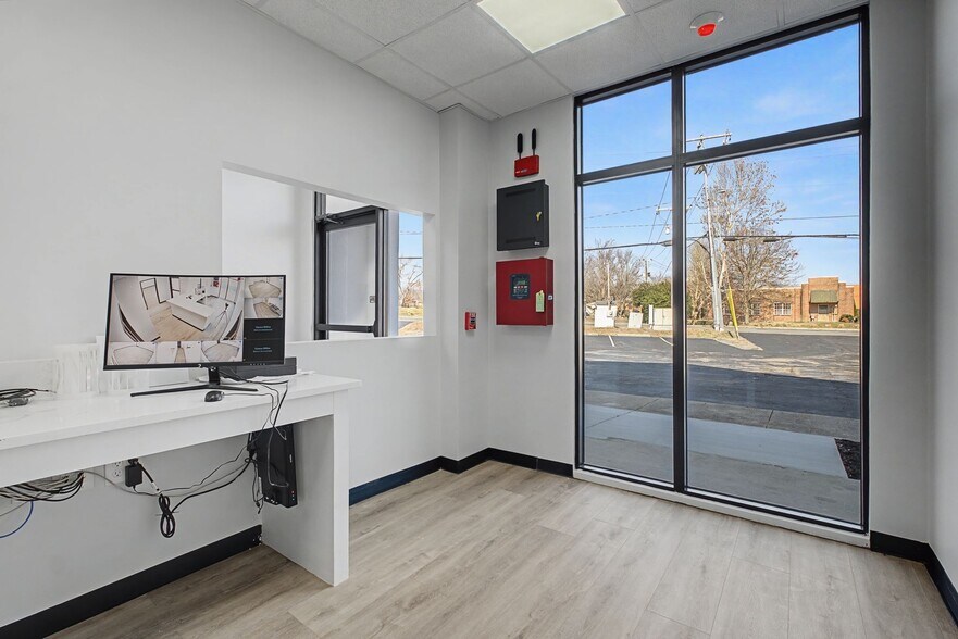 More Photos Of 207 Iris Dr, Hendersonville Daycare Center For Sale