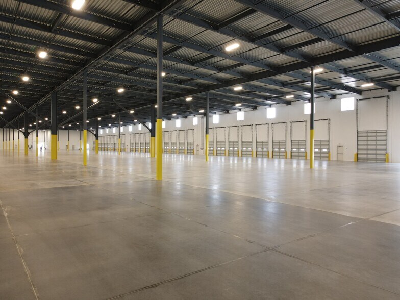 More Photos Of 8726 Fairbanks N Houston, Houston Distribution For Lease