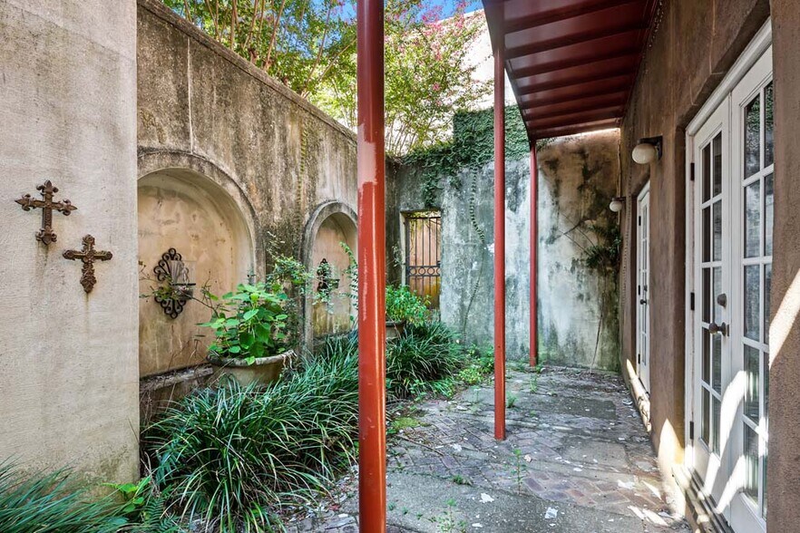 More Photos Of 11 Broad St, Charleston Office Residential For Lease