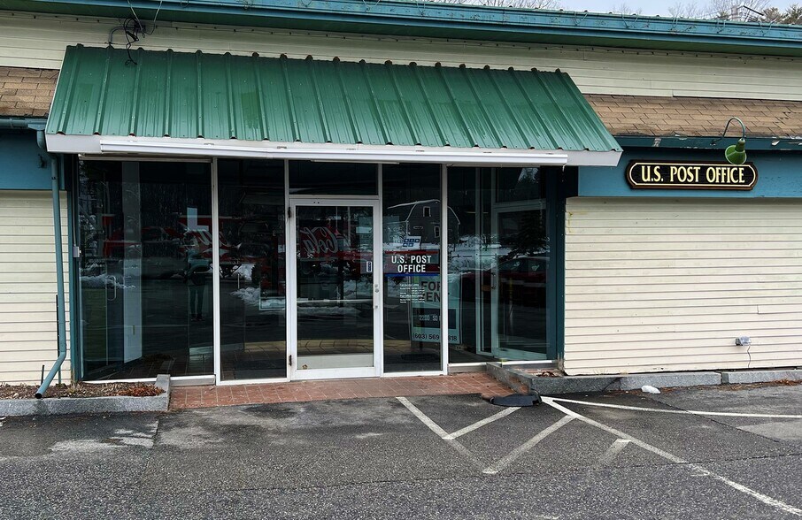 More Photos Of 35 Center St, Wolfeboro Storefront Retail Office For Lease
