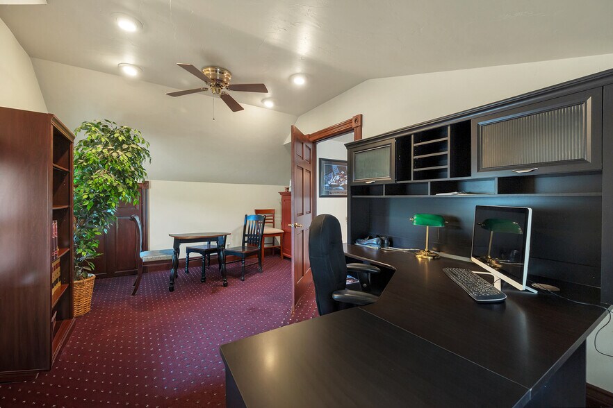 More Photos Of 125 S Quincy St, Green Bay Office For Sale