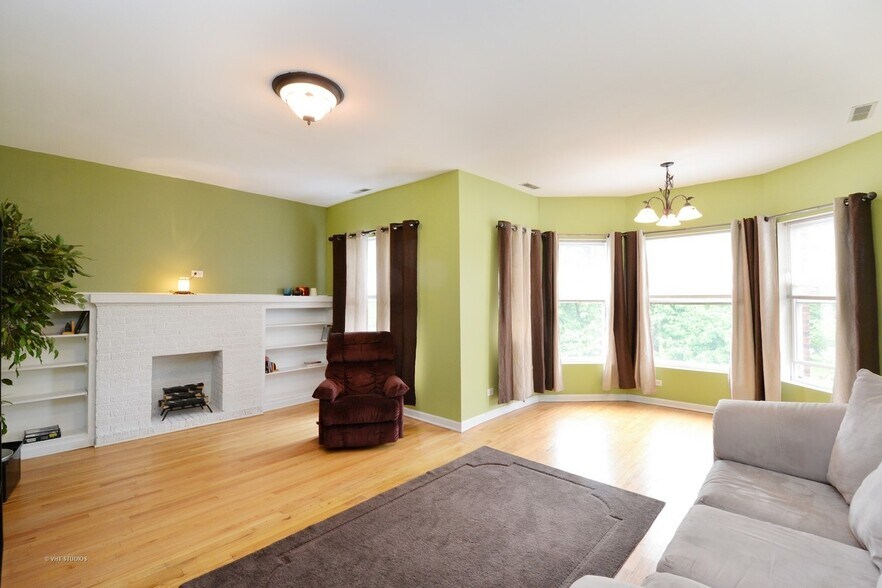 More Photos Of 108 N Hamlin Blvd, Chicago Apartments For Sale