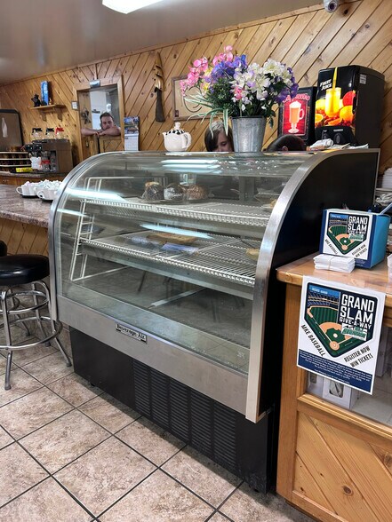 More Photos Of N17480 US Highway 141, Beecher Restaurant For Sale