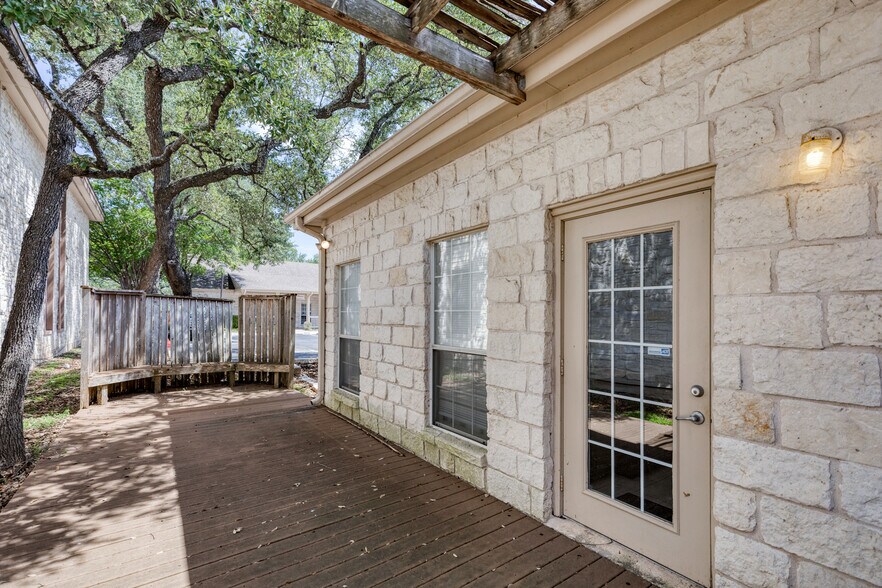 More Photos Of 12335 Hymeadow Dr, Austin Office For Sale