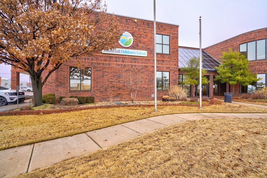 More Photos Of 111 SW C Ave, Lawton Medical For Sale