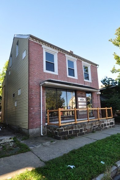 More Photos Of 126-128 E Broad St, Bethlehem Office Residential For Sale