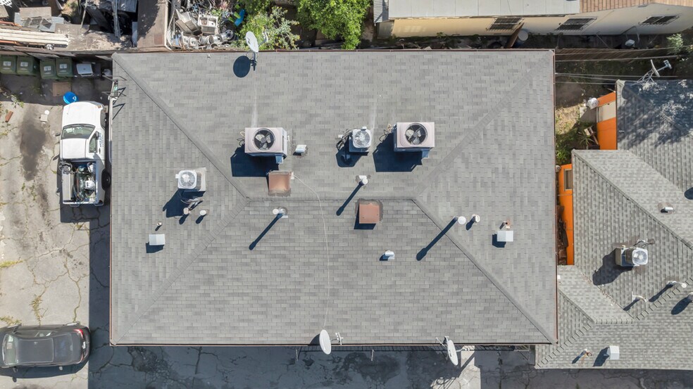 More Photos Of 11853 Hart St, North Hollywood Multifamily For Sale