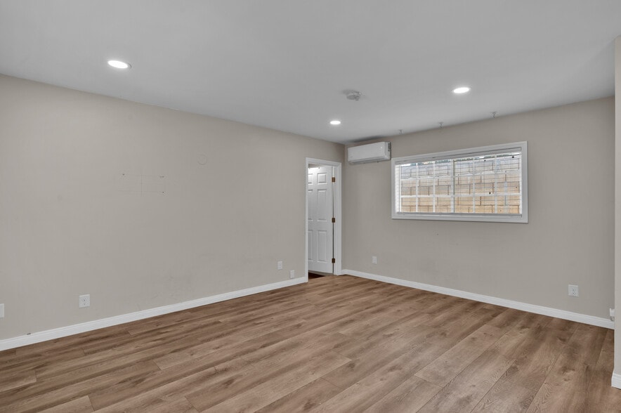 More Photos Of 801 W Whittier Blvd, La Habra Storefront Retail Residential For Sale