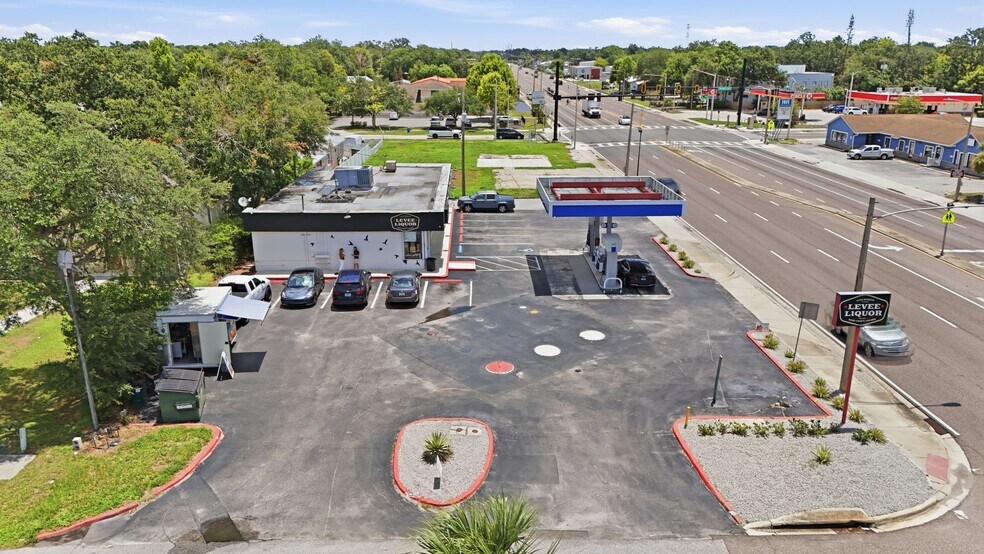 More Photos Of 718 13th St, Saint Cloud Convenience Store For Sale