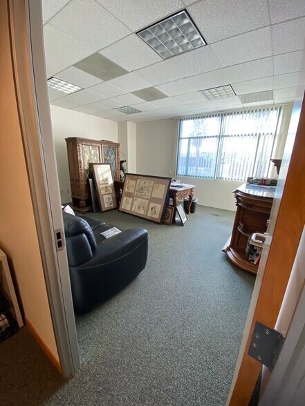 More Photos Of 2530 Wilshire Blvd, Santa Monica Coworking Space