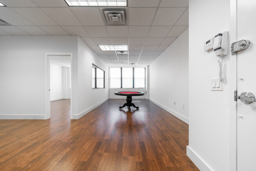 More Photos Of 164 20th St, Brooklyn Office For Lease