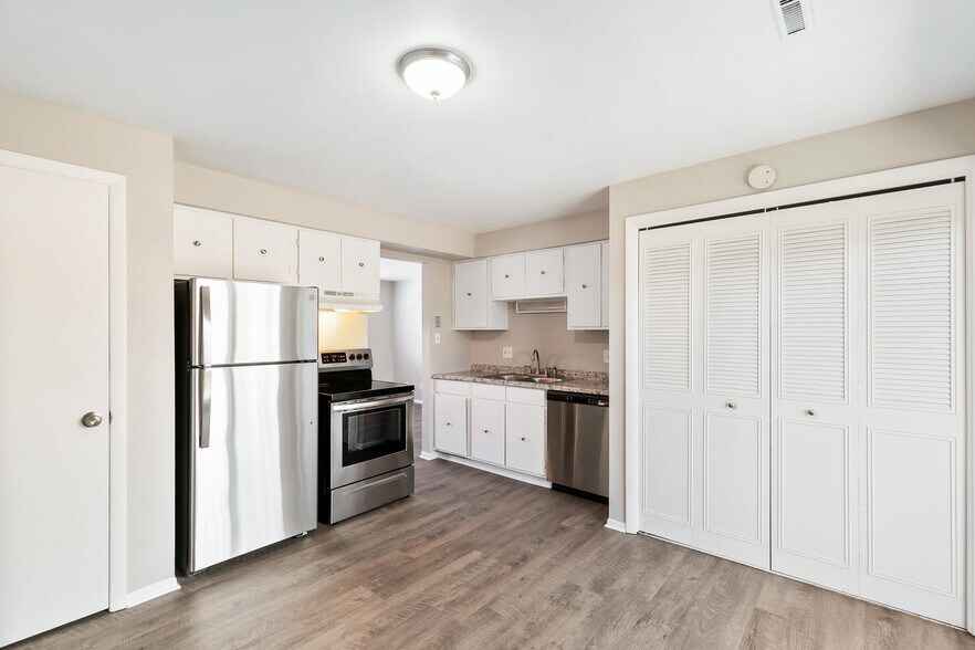 More Photos Of 180 S 20th Ave, Brighton Apartments For Sale