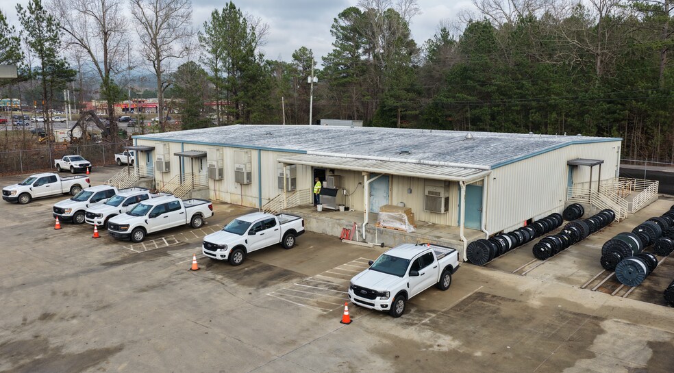 More Photos Of 252 Highway 39, Chelsea Warehouse For Lease