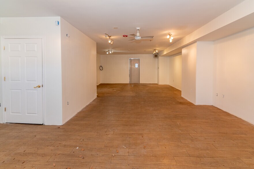 More Photos Of 803-807 Washington Blvd, Baltimore Storefront Retail Residential For Lease
