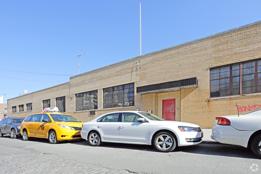 More Photos Of 43-72 10th St, Long Island City Warehouse For Lease