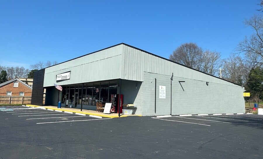 More Photos Of 1416 S Broad St, Commerce Convenience Store For Sale