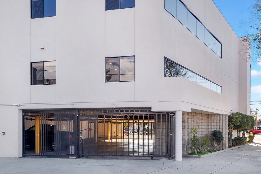 More Photos Of 400 S Victory Blvd, Burbank Office For Sale