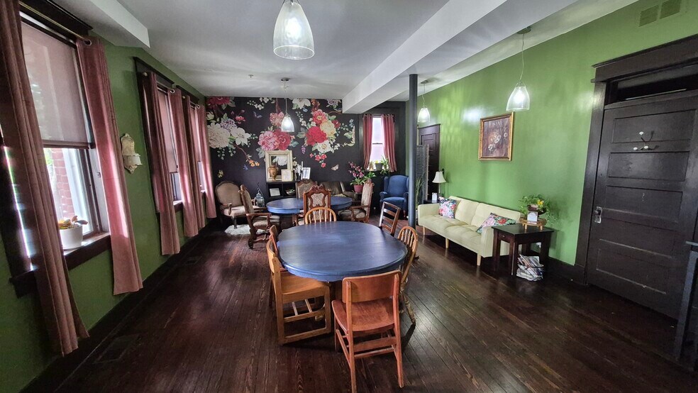 More Photos Of 139 W Peoria St, Paola Apartments For Lease