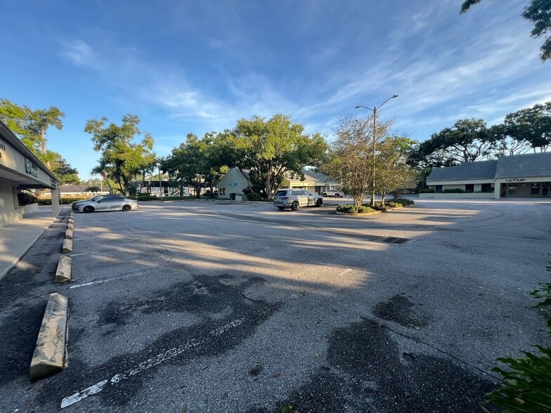 More Photos Of 32502 US Highway 19 N, Palm Harbor Medical For Lease