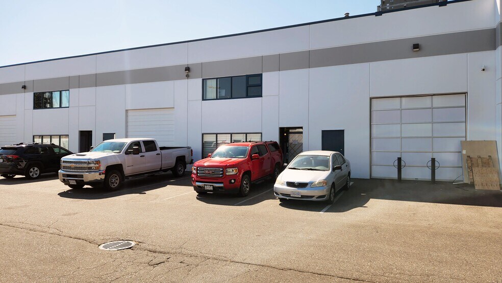 More Photos Of 27250 58th Cres, Langley Twp Warehouse For Lease