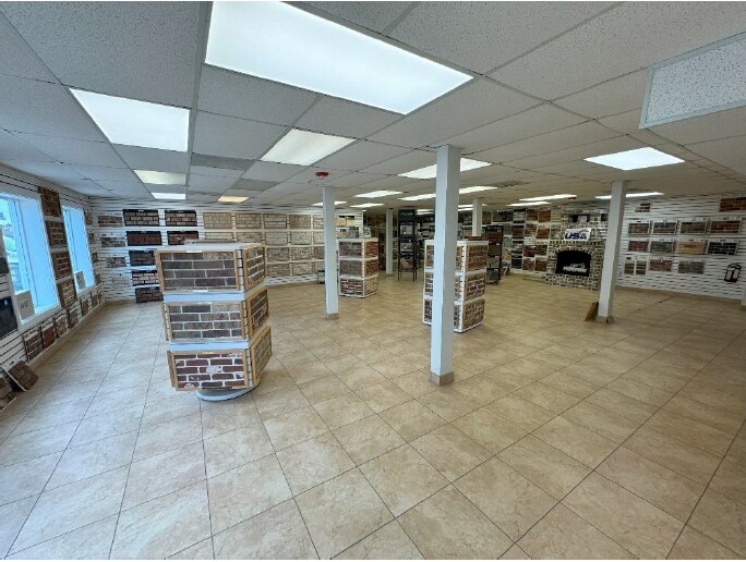 More Photos Of 8185 Eastex Fwy, Beaumont Warehouse For Lease