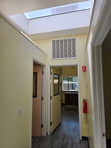 More Photos Of 3106 Rolison Rd, Redwood City Freestanding For Sale
