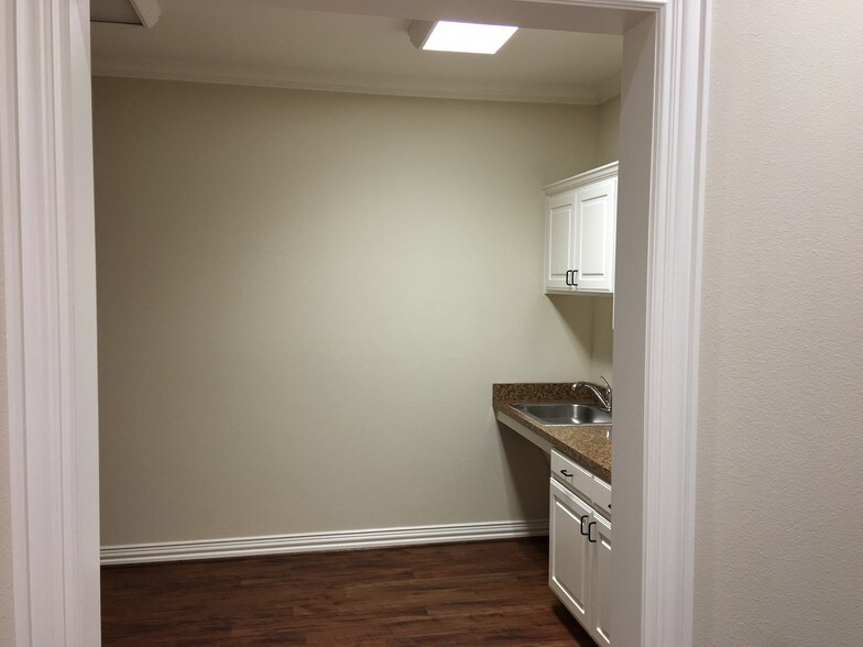 More Photos Of 8668 John Hickman Pky, Frisco Medical For Lease