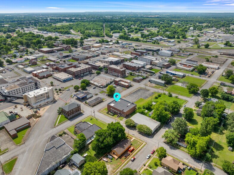 More Photos Of 419 N Raleigh Ave, Sheffield Specialty For Sale
