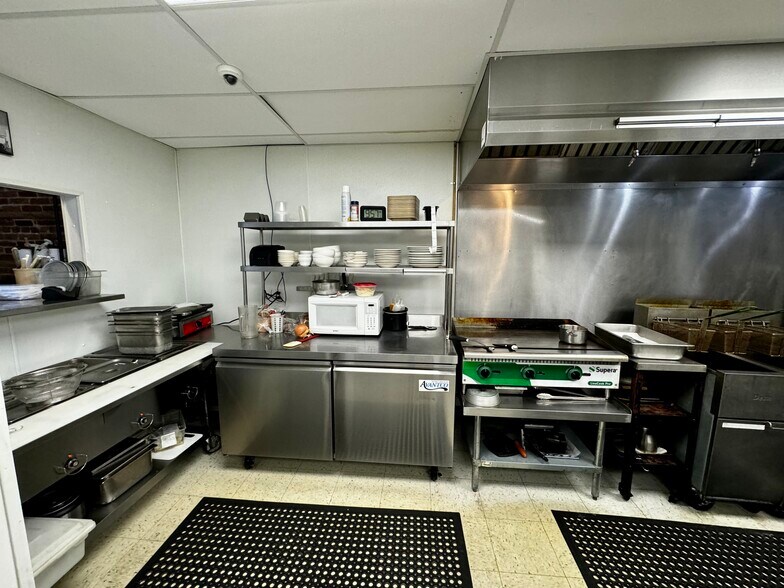 More Photos Of 134 E Market St, Colchester Restaurant For Sale