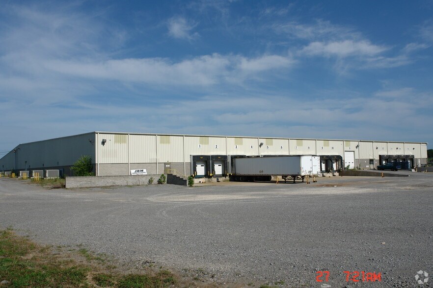 More Photos Of 1136 Dunlop Ln, Clarksville Warehouse For Lease