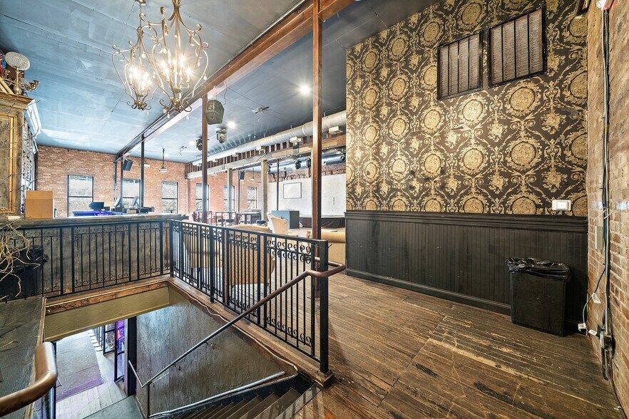More Photos Of 809 Congress St, Houston Restaurant For Sale