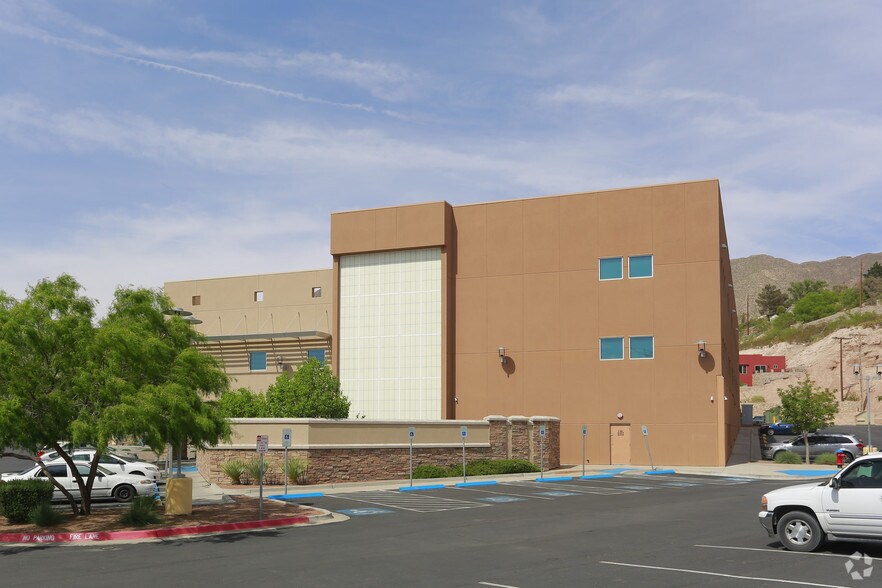More Photos Of 4532 N Mesa St, El Paso Medical For Lease