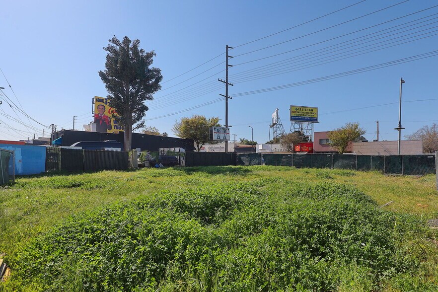 More Photos Of 2502 S Robertson Blvd, Los Angeles Freestanding For Sale