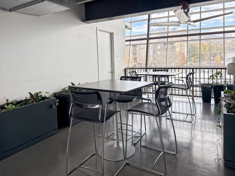 Primary Photo Of 13867 S Bangerter Pky, Draper Coworking Space