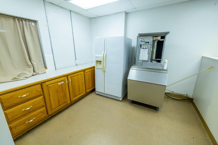 More Photos Of 800 SW 150 Hwy, Lee's Summit Office For Sale