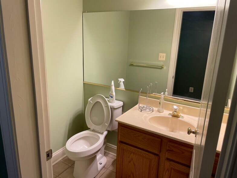 More Photos Of 2401 York Rd, Timonium Medical For Sale