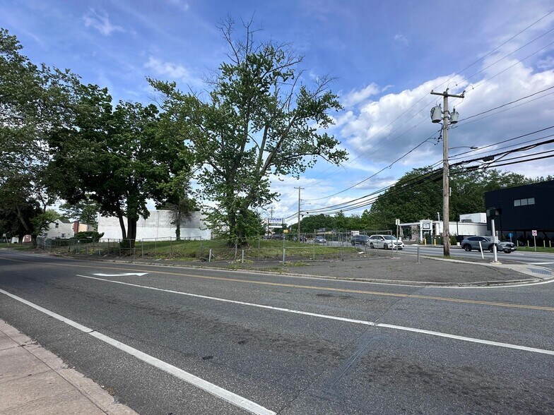 More Photos Of 449 E Jericho Tpke, Huntington Station Land For Sale