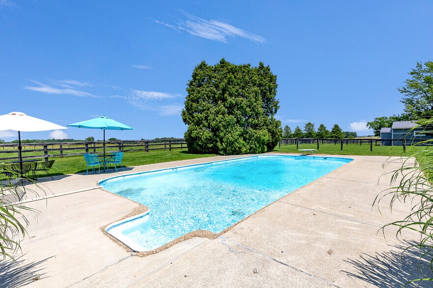 More Photos Of 15228 Croton Rd, Centerburg Specialty For Sale