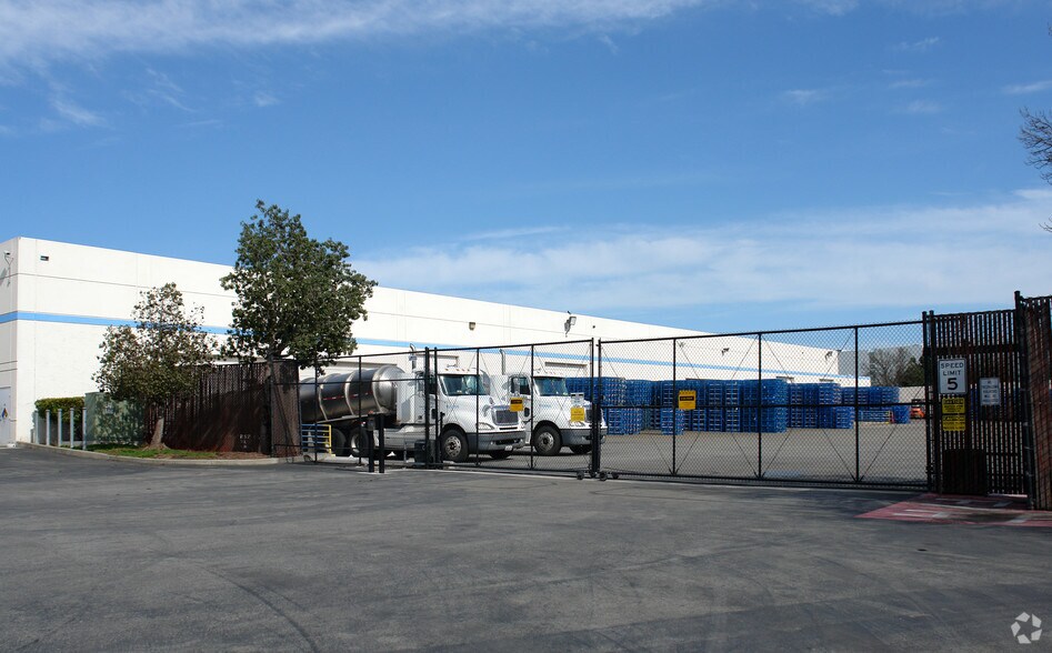 More Photos Of 7480 Las Positas Rd, Livermore Warehouse For Lease