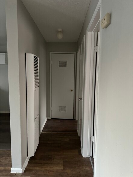 More Photos Of 1935 W Linden St, Riverside Apartments For Sale