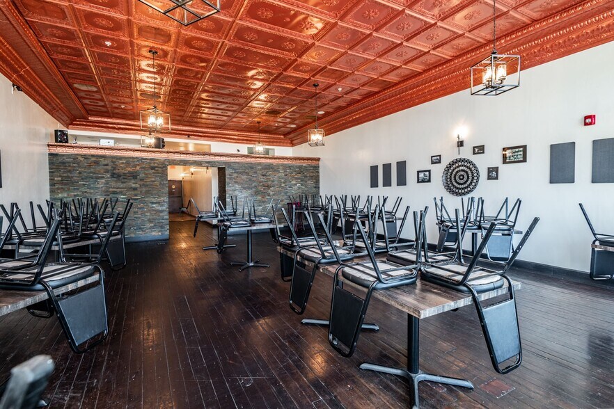 More Photos Of 315 E Andy Devine Ave, Kingman Hotel For Sale